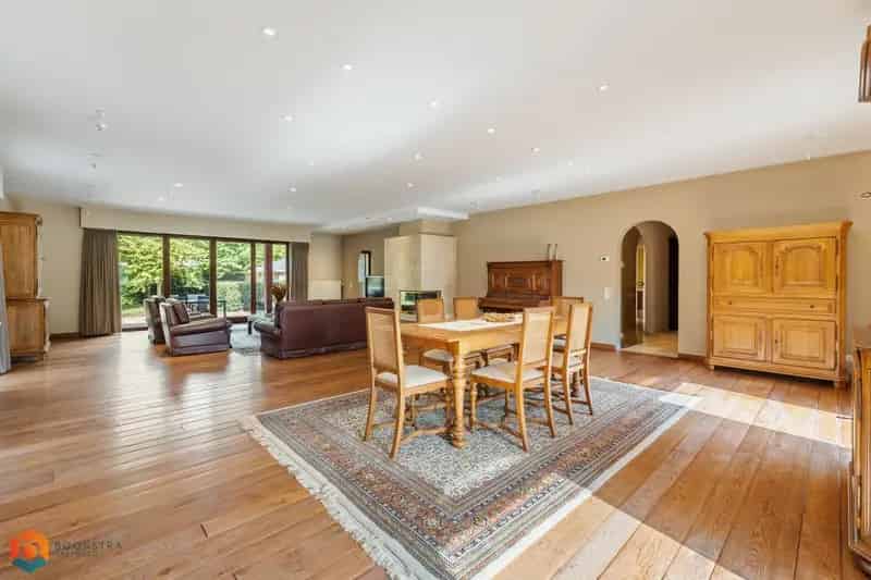 Prachtige villa met weide en paardenstal op een perceel van 4985m² te Kontich