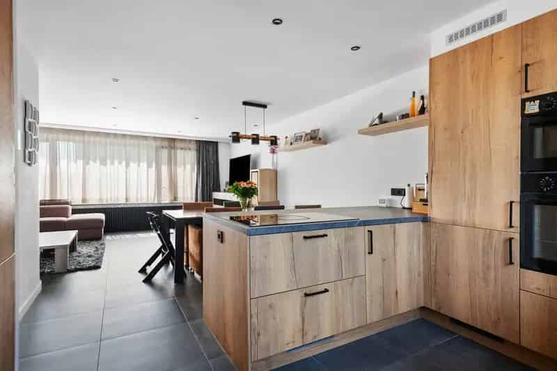 Gerenoveerde Halfopen Bel-Etage Woning te Koop