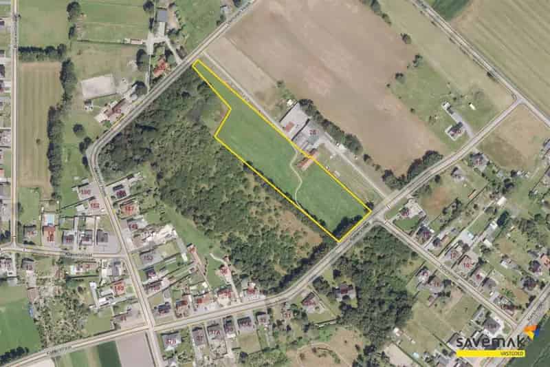 Landbouwgrond te koop met schuur 1 hectare 23 are