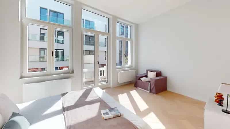 Antwerpen Zuid: Luxe 3 Slaapkamer Appartement met Tuin en Terras