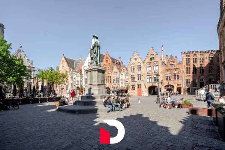 Karaktervolle Burgerwoning Jan Van Eyckplein Brugge