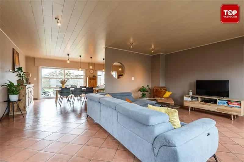 Villa te koop Eeklo 4 slaapkamers ruime tuin