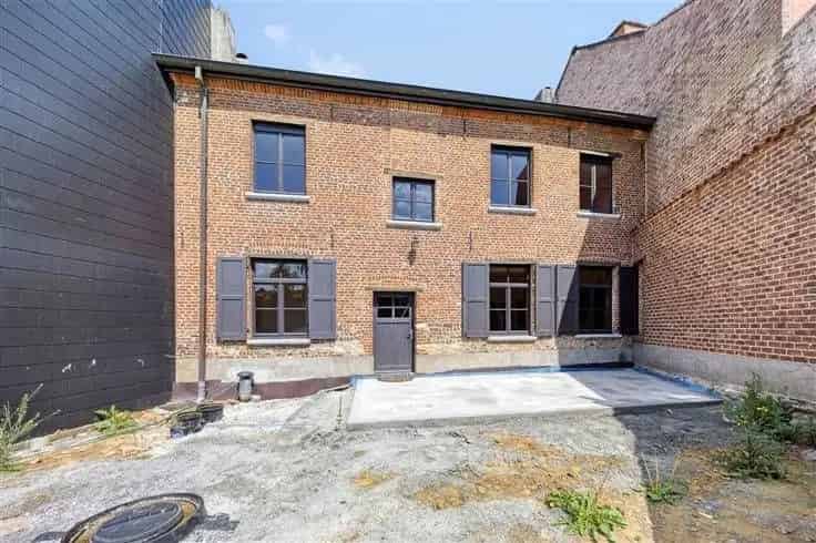 Huis Te Koop Dworp 3 slaapkamers grote tuin 2 staanplaatsen