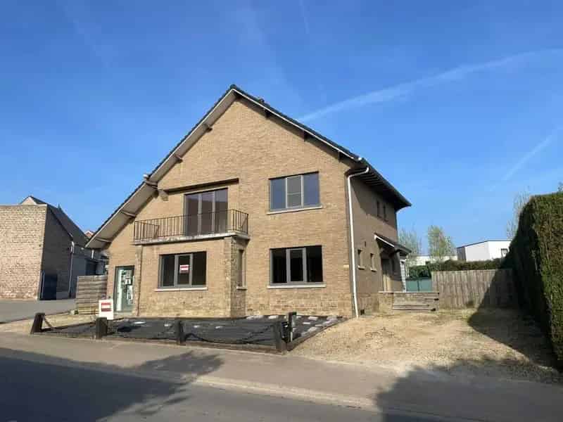 Huis te Koop: Grote woning met Appartement in Hoepertingen