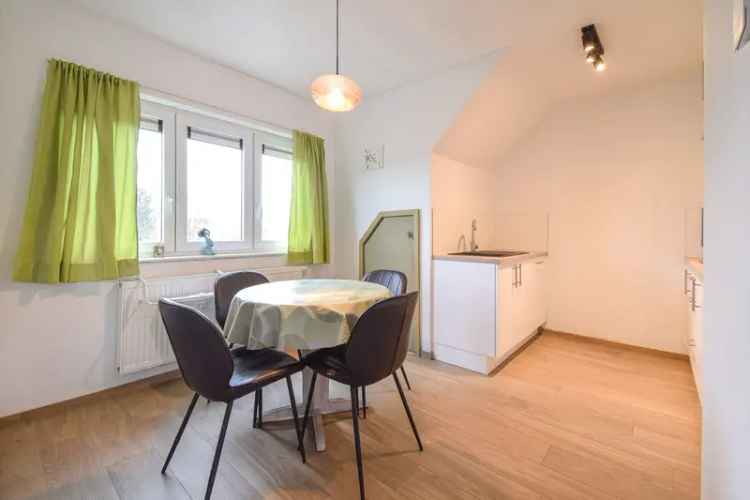 Huur appartement in Oudenburg met twee slaapkamers en garage