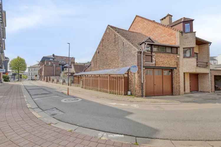 Centrum Asse: Ruime Handelswoning met Terras en Grote Garage