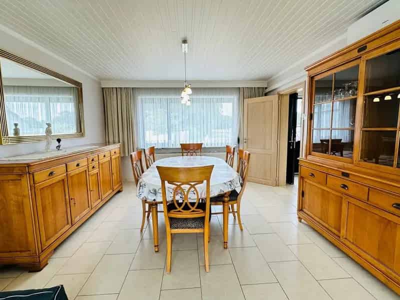Leuke SPLITLEVEL woning op ruim perceel