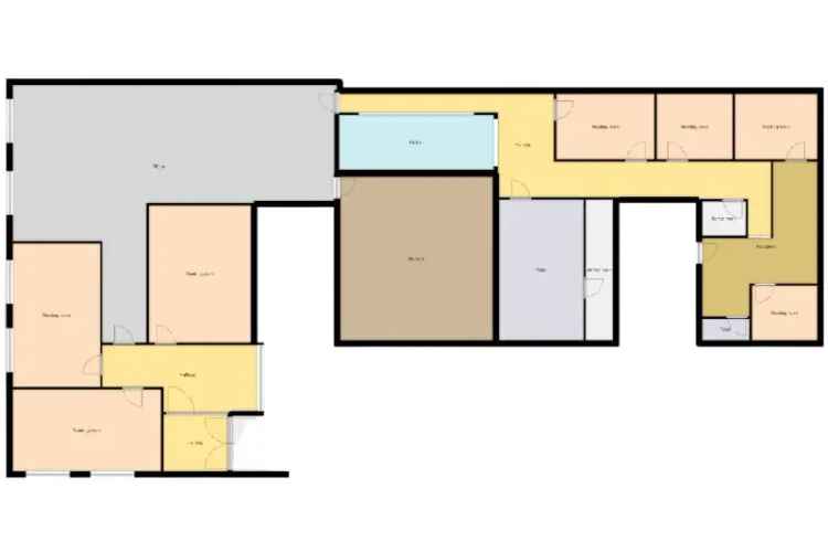 Roeselare-stadskern. 400m² POTENTIEEL KANTOREN met parking voor 12 wagens.  Uitstekende zichtbare ligging tussen de Munt en site Bel-Ford. Uitsplitsbaar / 2 ingangen / groepspraktijk enz...