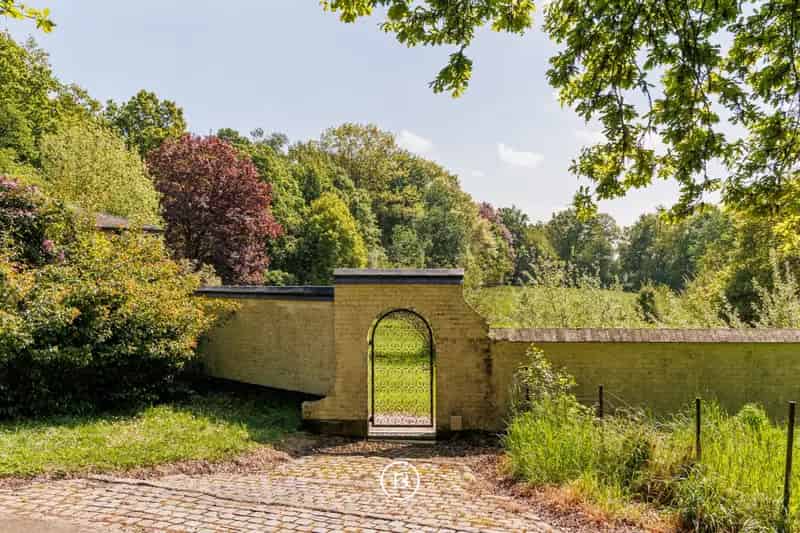 Huis te koop Sigershof: Ruime villa met atelier en zwembad op 6 hectare