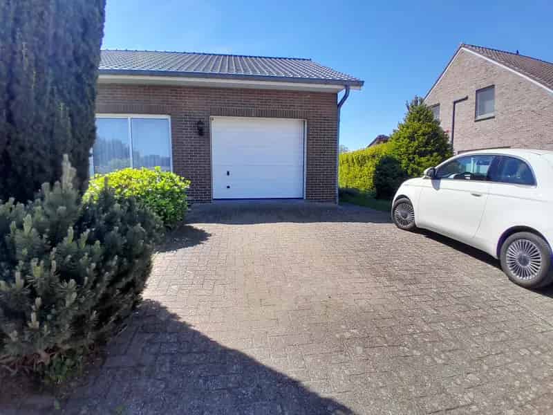 Vrijstaande woning te koop Dilsen-Stokkem 3 slaapkamers garage tuin