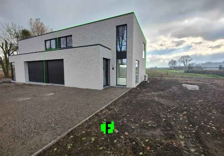 Energiezuinige nieuwbouwwoning in landelijke omgeving in Oekene/Roeselare