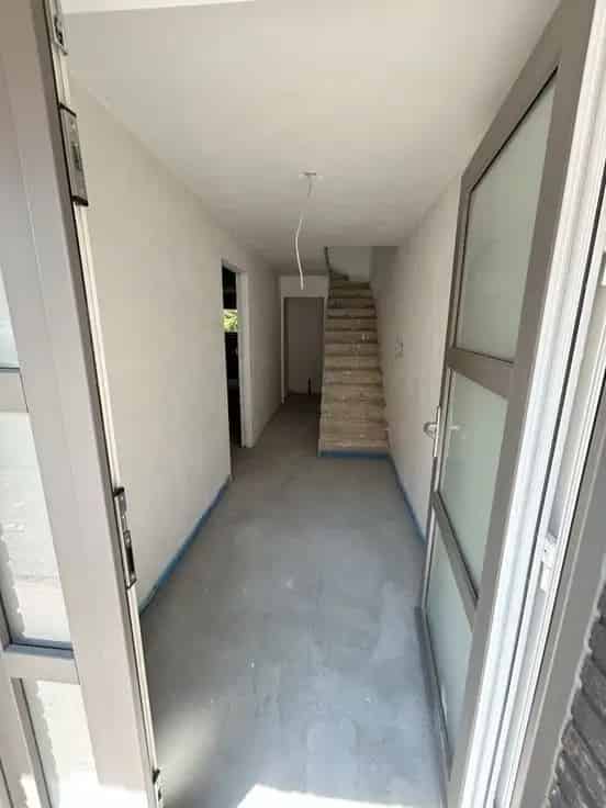 Huis Te Koop: 270m² Bel-Etage Af te Werken