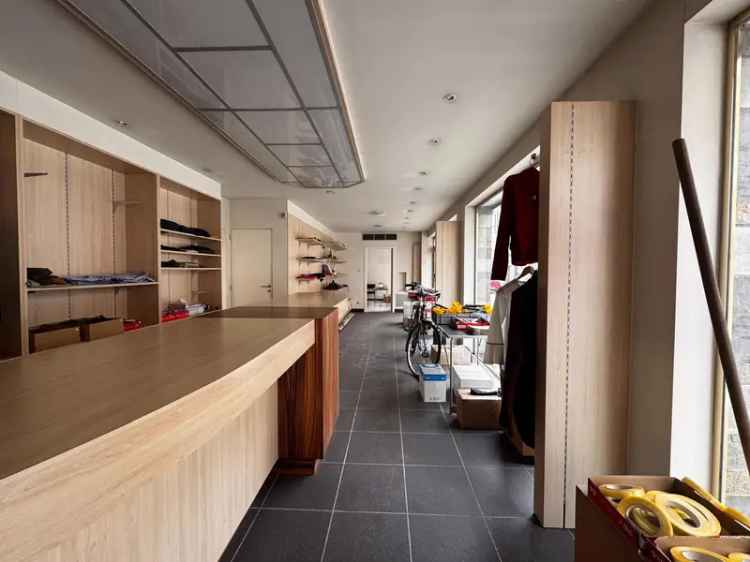 Handelshuis te renoveren Roeselare Centrum 256m²
