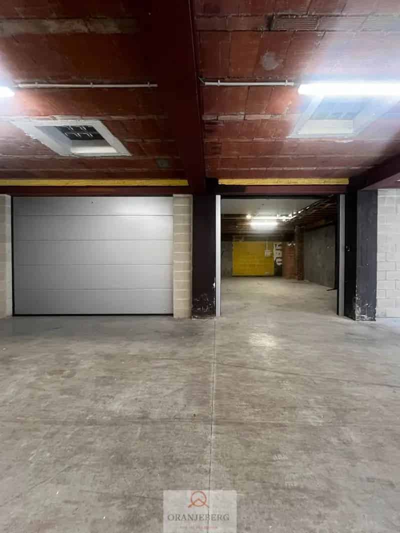 Magazijn te huur Gent 497m2