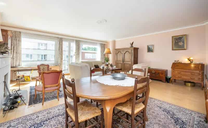 Ruim appartement 3 slaapkamers Schaarbeek