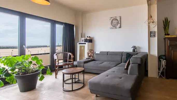 Te koop appartement met zeezicht in Oostende