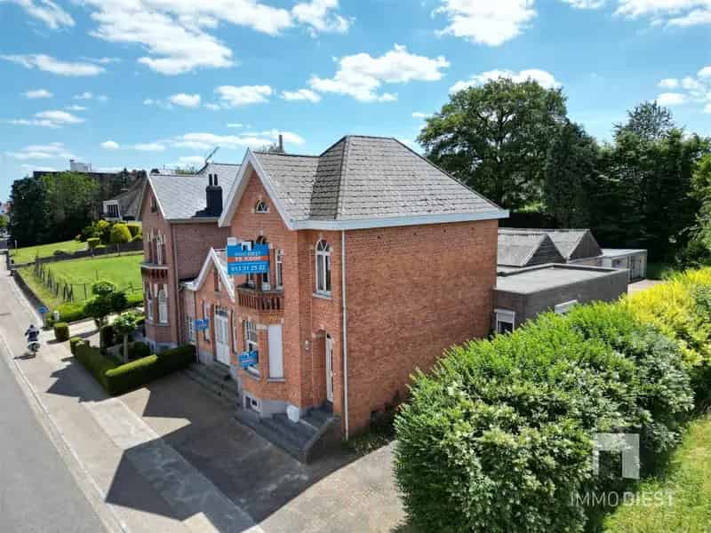 Herenwoning met werkhuis atelier of kantoor