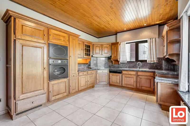 Grote Villa 3-4 Slaapkamers 1120m²