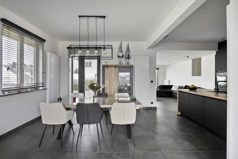 Huis te koop: Gerenoveerde woning 3 slaapkamers 300m²