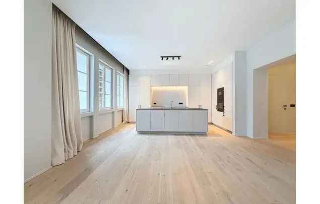 Huur 2 slaapkamer appartement van 157 m² in Brussels