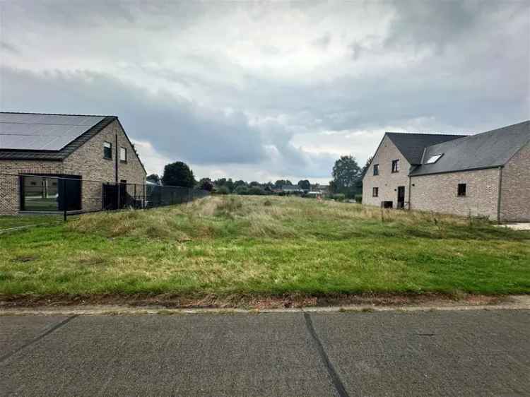 Te koop bouwgrond in Beverlo voor half open bebouwing met rustgevende ligging