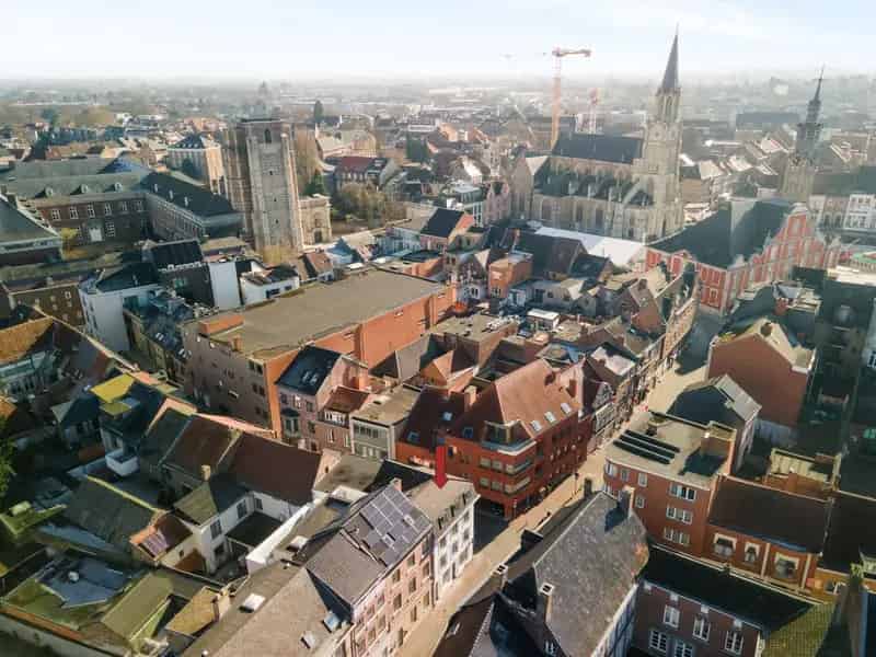 Gerenoveerd Gebouw met 3 Appartementen en Handelspand Sint-Truiden
