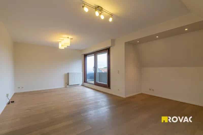 Instapklaar appartement 2 slaapkamers uniek uitzicht stadspark