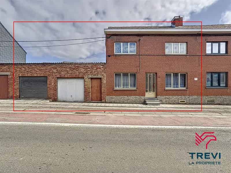 Huis te renoveren met 3 garages en bouwgrond Chapelle-lez-Herlaimont