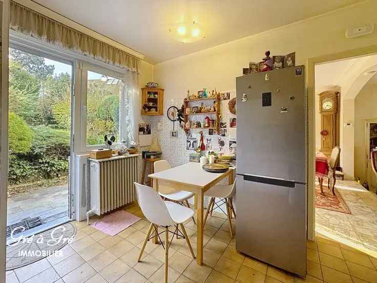 Huis te Koop Bosrand Rustige Wijk Zuidligging