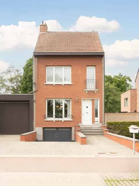 Ruime woning te koop met grote tuin en bouwgrond Boechout