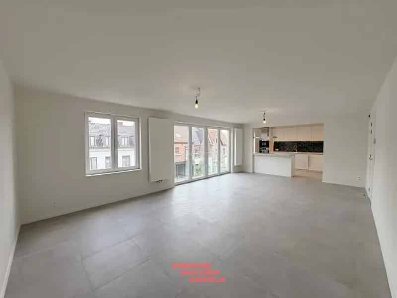 Gerenoveerd appartement met 2 slaapkamers te koop in Torhout
