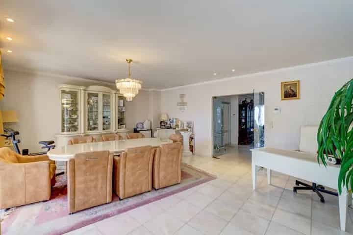 Ruim Luxe Appartement Hartje Brasschaat