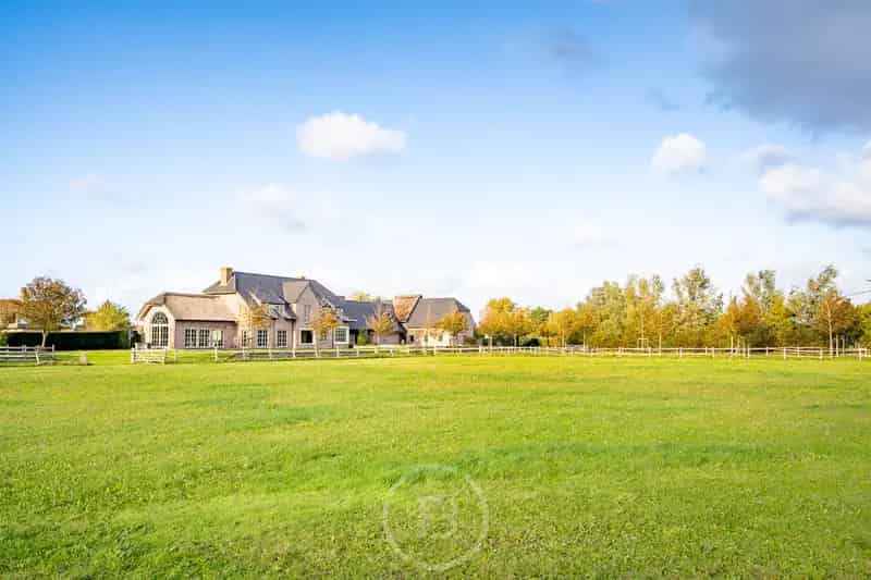 Landhuis te huur 15ha 605m² 4 slaapkamers