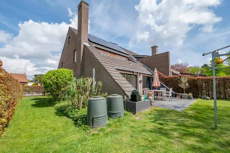 Huis te huur: 3 slaapkamers, grote tuin, garage, 16 zonnepanelen