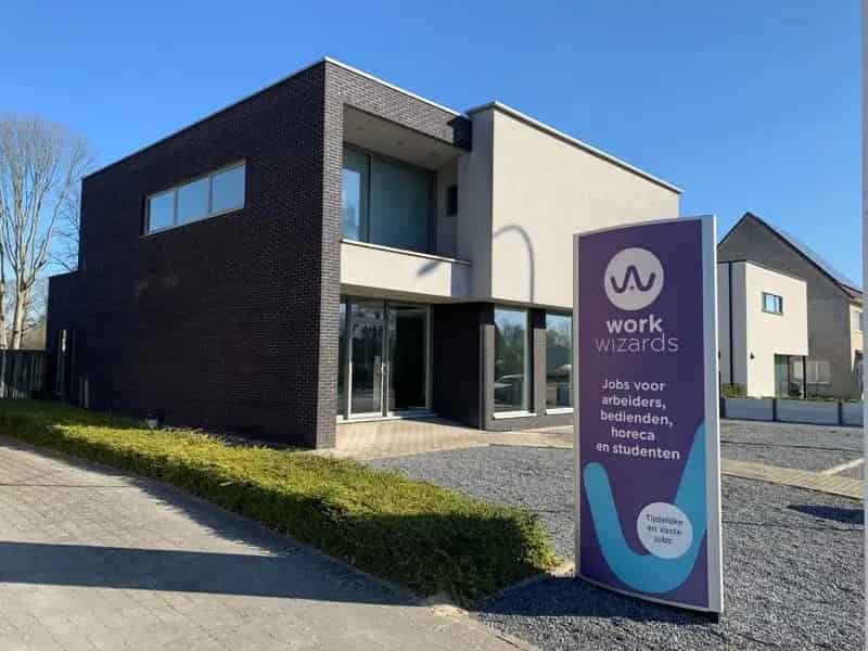 Multifunctioneel Gebouw: Handel, Opslag, Studio & Appartement