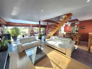 Villa te koop Leugnies nabij Beaumont 11 hectare