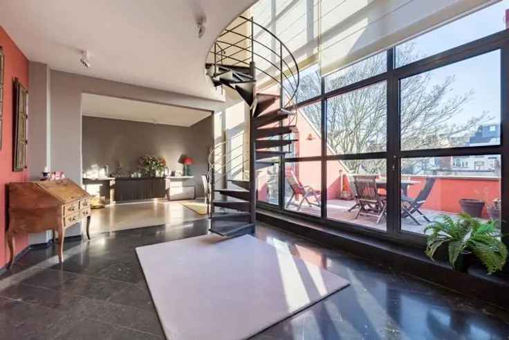 Penthouse te koop in Louiza met 3 slaapkamers en terras