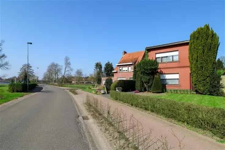 Huis Te Koop Open Bebouwing 8099m²