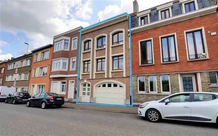 Huis Te Koop Etterbeek - Gerenoveerde Bel-Etage