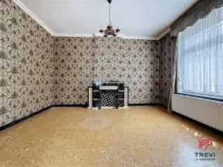 Huis te koop Monceau-sur-Sambre 300m² met magazijn