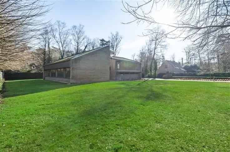 Ruime Villa Te Koop 6 Slaapkamers Grote Tuin