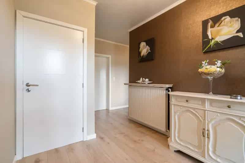 Open Bebouwing 3 Slaapkamers Garage Carport