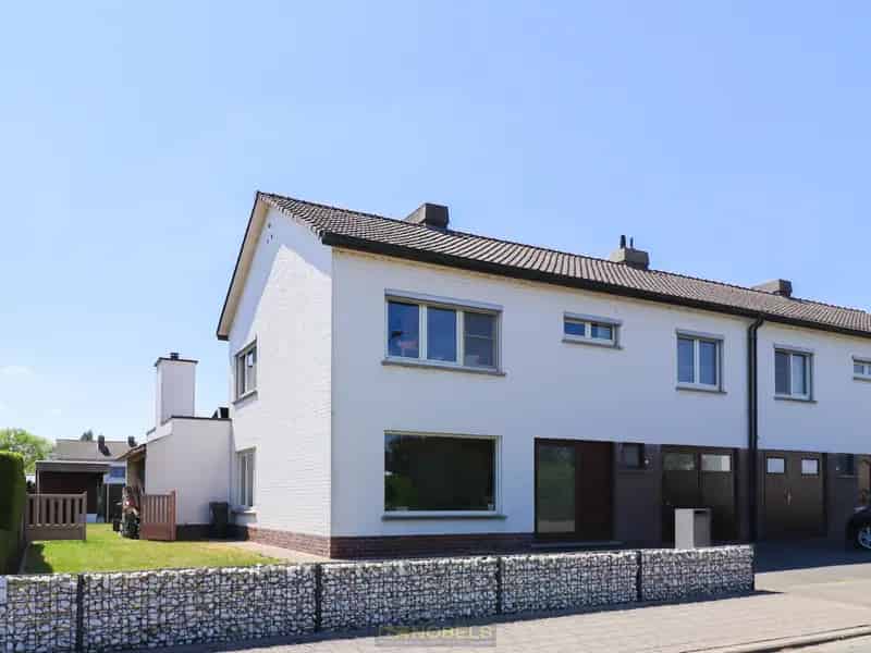 Gezinswoning te Eine met Tuin en Garage