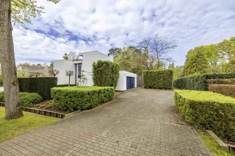 Huis te koop Unieke villa met zwembad 5 slaapkamers
