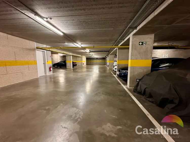 Binnenparkeerplaats te huur Casalina Real Estate