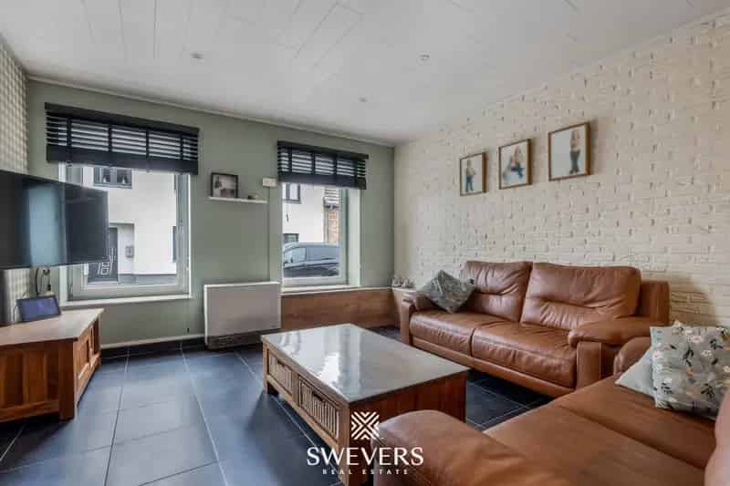 Gezellige woning met veranda garage zonnige tuin