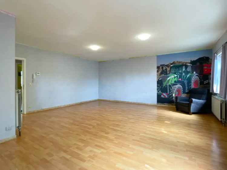 Ruim 3-slaapkamer appartement met terras tuin en garage
