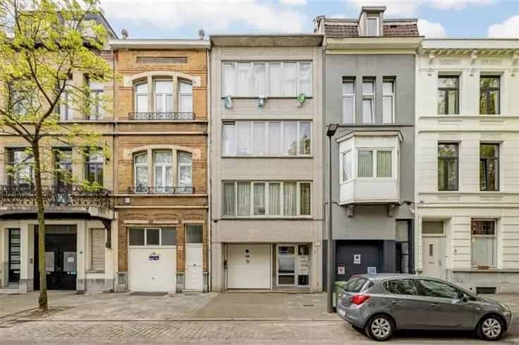 Opbrengsteigendom Magazijn 3 Appartementen 1 Slaapkamer