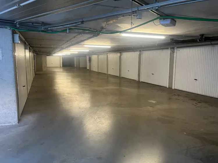 Garagebox Assebroek - Centraal Gelegen - Afgesloten - Met Elektriciteit