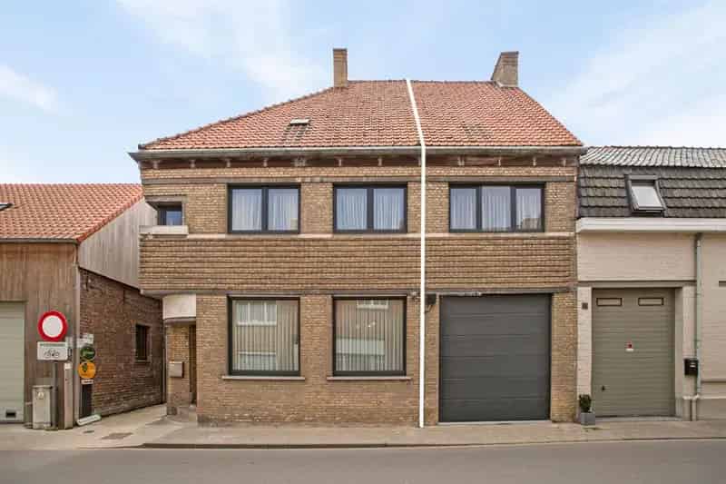 Te renoveren woning met 6 slaapkamers Alveringem